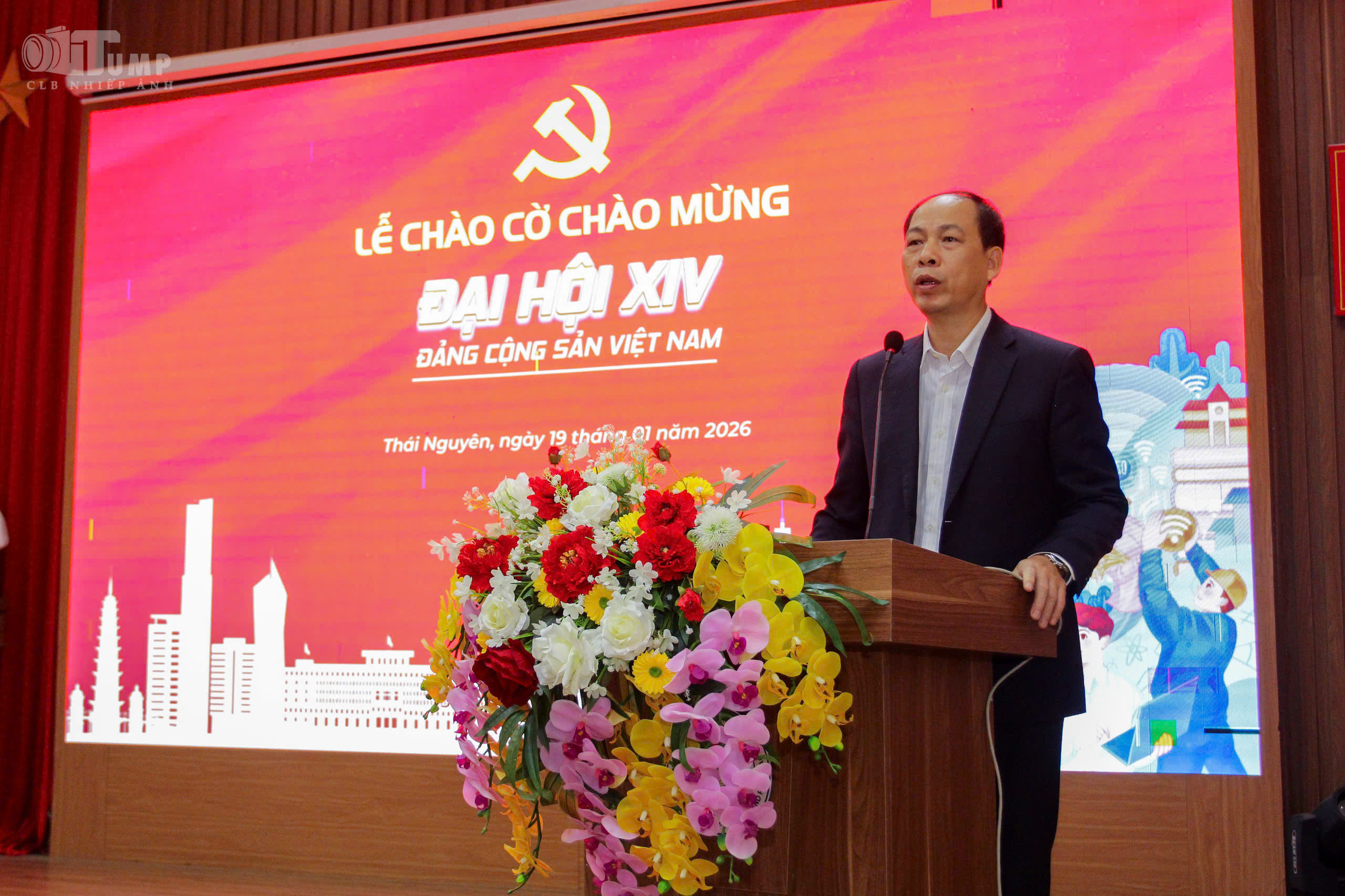 PSG.TS Trần Văn Tuấn phát biểu tại Lễ Chào cờ